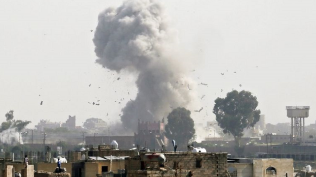 Suudi Arabistan liderliğindeki uluslararası koalisyonun Yemen'de düzenlediği hava saldırılarından biri
