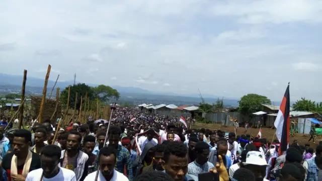 Irreecharratti Oromoon kumaa kitilaan ba'ee galata galcha, waaqasaas ni kadhata