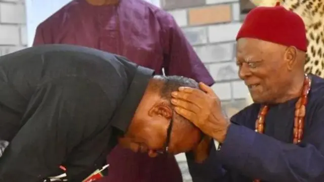 Igwe Nnewi na-agọzi Peter Obi