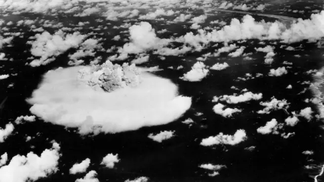 Взрыв на атолле Бикини в 1946 году