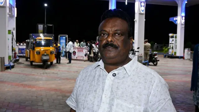 పెట్రోల్, డీజిల్, కొరత, ఇంధనం, వ్యవసాయం, చేపలు, రొయ్యలు, రైతులు, పంట, కూలీలు, గోదావరి జిల్లాలు