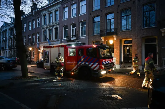 Пожежники на місці інциденту в Амстердамі