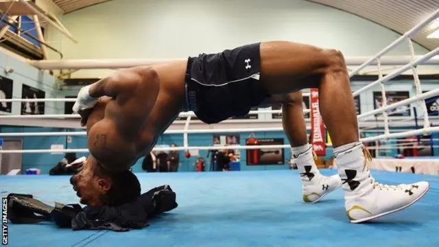 Dagaal feer ah oo xiiso leh oo caawa ka dhacaya magaalada London