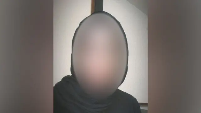 Сано Эронга чиқиб кетди