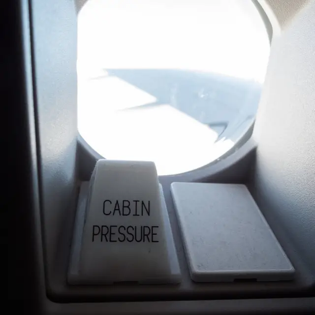 केबिन प्रेशर