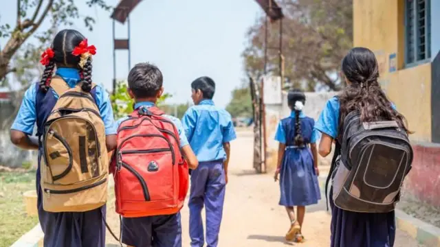 தமிழ்நாடு, மேற்கு வங்கம், கேரளா, தேசிய கல்விக் கொள்கை, மும்மொழிக் கொள்கை, பி.எம்.ஸ்ரீ பள்ளிகள்
