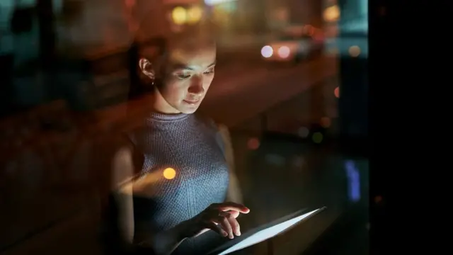 கொரோனா வைரஸ்: இளம் வயதினருக்கு இருக்கும் ஆபத்துகள் என்ன?