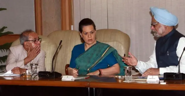 વડા પ્રધાન મનમોહનસિંહ, નાણામંત્રી, નાણાપ્રધાન, પ્રધાનમંત્રી, સકફળ કે નિષ્ફળ, ઉદારીકરણ, નરસિંહ્મારાવ, સોનિયા ગાંધી, કૉંગ્રેસ, મનરેગા, રાઇટ ટુ ઇન્ફર્મેશન ઍક્ટ, મફત અનાજ