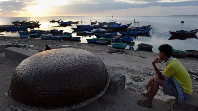 Theo tác giả Đỗ Thái Nhiên, trong con thuyền không bến, người ta tìm thấy vô số bến.