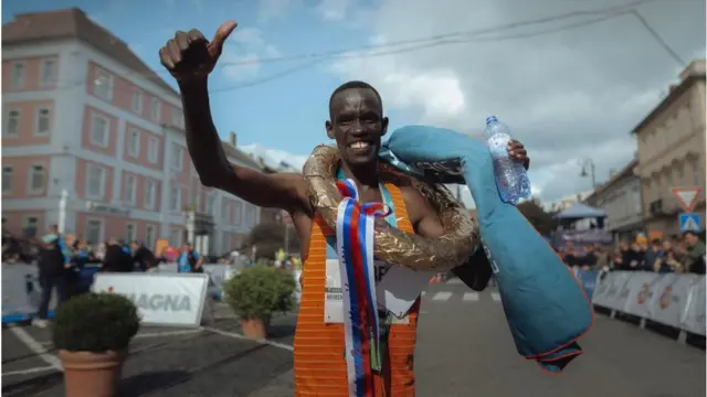 Reuben Kiprop Keiro dan asalin kasar Kenya