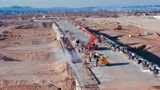 伦敦桥在哈瓦苏湖地区重生，整个工程历时3年多一点。