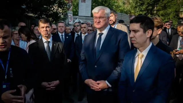 Т.в.о. голови МЗС Андрій Сибіга (по центру) разом із віцепрем'єр-міністром та міністром закордонних справ Молдови Міхаєм Попшою