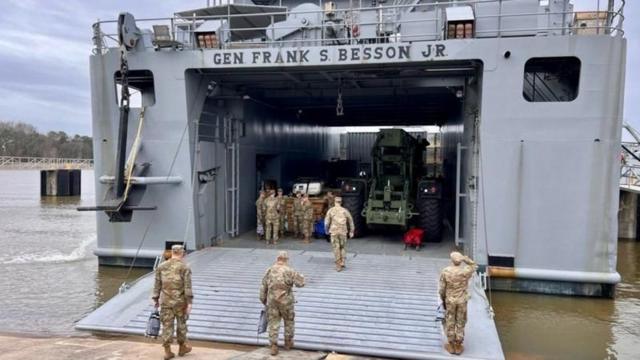 روز گذشته اعلام شد که یک کشتی ارتش ایالات متحده آمریکا به نام ژنرال فرانک بسون از پایگاهی در ویرجینیا راهی شرق مدیترانه شده تا امدادرسانی به مردم غزه را تسهیل کند