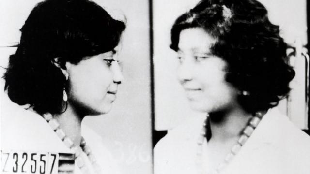 Duas fotosjogos de cozinharpreto e brancojogos de cozinharAntonina Dongajogos de cozinharperfil