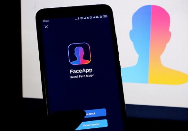 FaceApp là một ứng dụng có thể chỉnh sửa ảnh khuôn mặt của mọi người