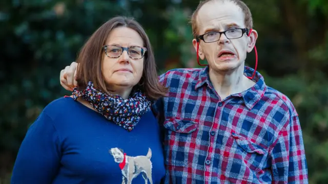 Džeki i njen brat Mark