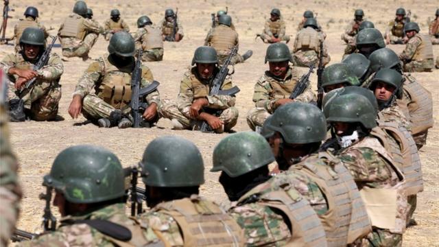 Иракские бойцы готовятся к наступлению на Мосул