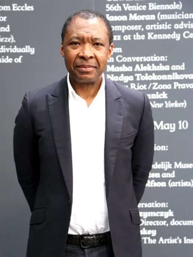 Okwui Enwezor étaite commissaire de la 56e Biennale de Venise