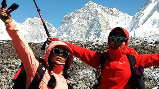 एव्हरेस्टवर गर्दी वाढू लागल्याबद्दल चिंताही व्यक्त केली जाऊ लागली आहे.