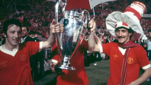 Awọn agbabọọlu Liverpool gbe ife ẹyẹ champions league