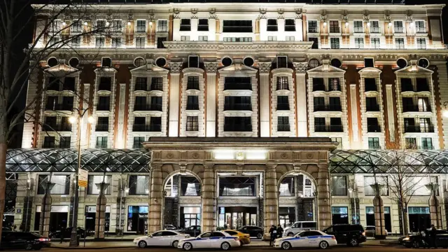 "Ритц-Карлтон"