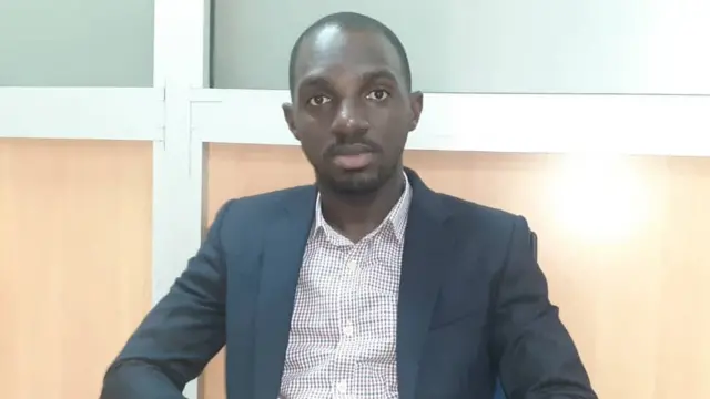 Désiré Allechi, juriste spécialiste des questions de données personnelles, insiste sur la nécessité de former les jeunes à une utilisation responsable des réseaux sociaux.