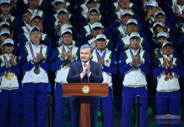 Президент Шавкат Мирзиёев Humo Arena муз саройининг тантанали очилиш маросимида нутқ сўзлади.
