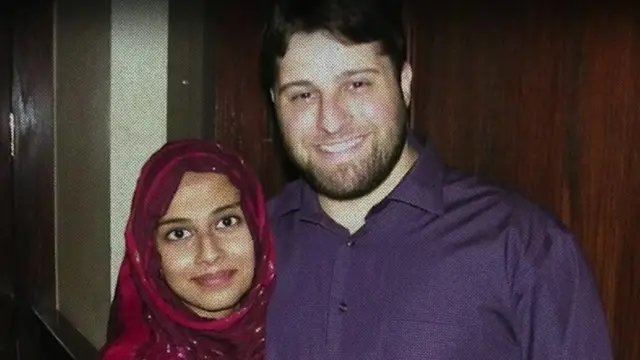 Taqdimotchi pornoda kokragini porladi.