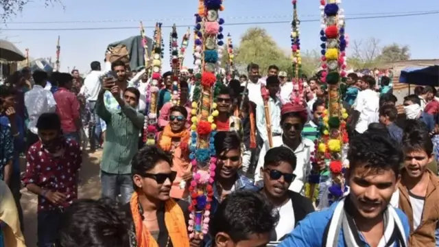 ભગોરિયા મેળામાં માલસામાનની ખરીદી ઉપરાંત આદિવાસી સંગીત તથા નૃત્ય પણ જોવા મળે છે