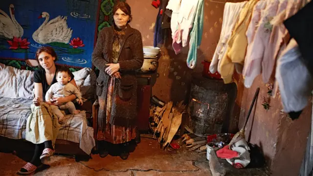 Правозахисники наполягають - насильницьке прибирання рпомських таборів не вирішує проблему їхньої соціалізації