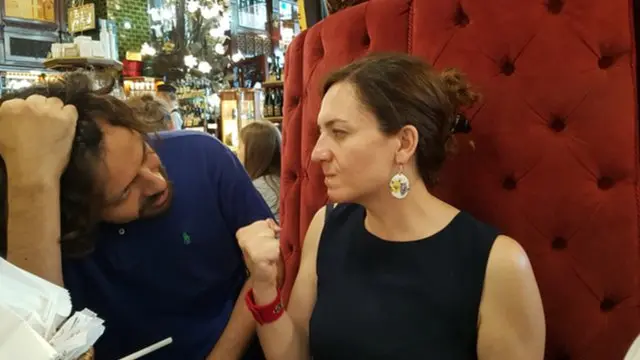 میزان عصبیت شادی الهی، نمایانگر ساعت روز است