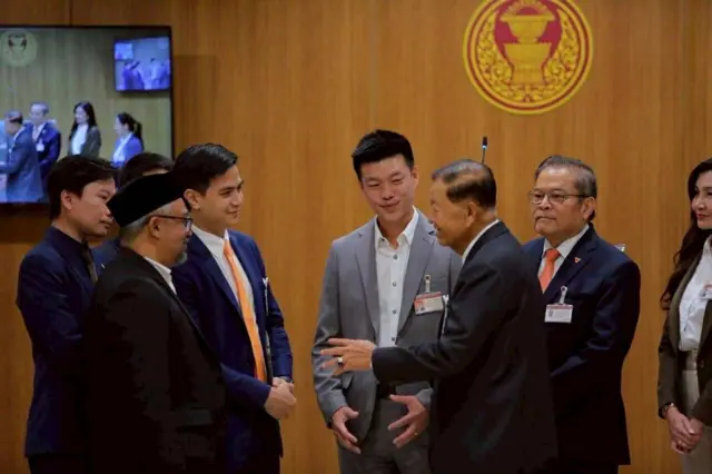 ณัฐพงษ์ เรืองปัญญาวุฒิ ยื่นร่างแก้ไขรัฐธรรมนูญ มาตรา 256 และเพิ่มหมวด 15/1 ต่อประธานรัฐสภา เมื่อ 22 ก.ย.