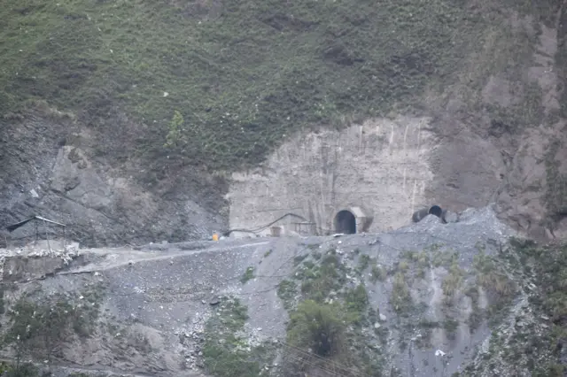 जलविद्युत् आयोजनाको सुरुङ 