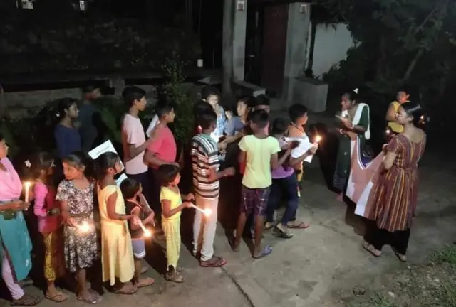 কচিকাঁচাদের নিয়ে বারাসতে মিছিল।