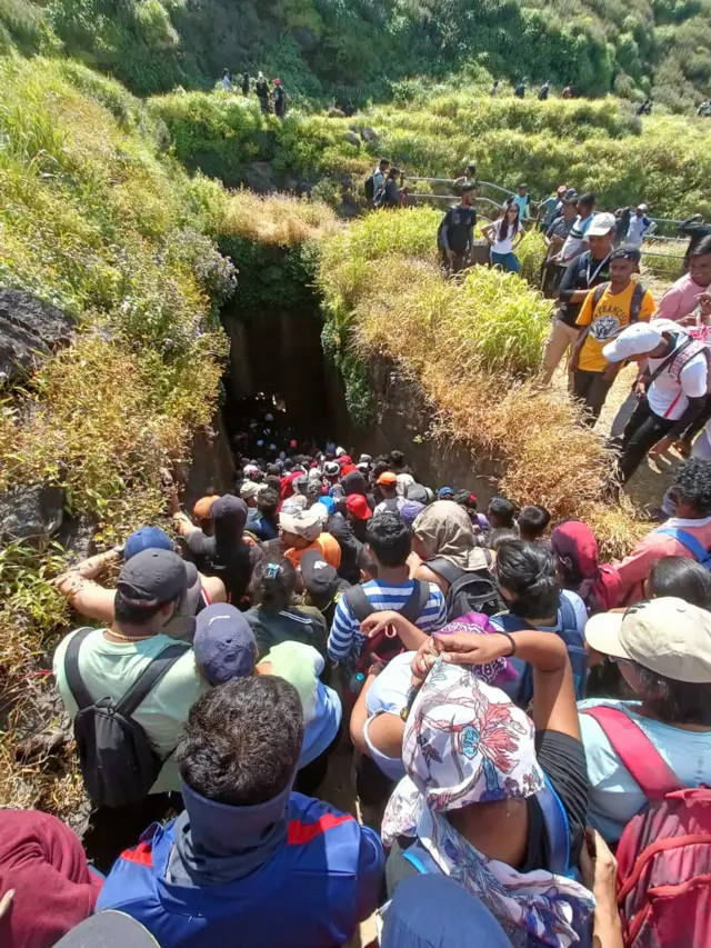 ट्रेकिंग 