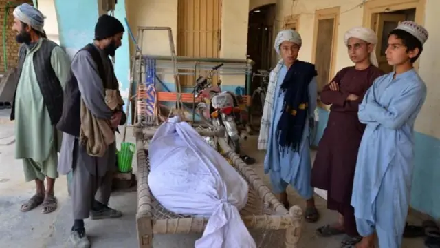 داعش مسئولیت حمله انتحاری قندهار را که حدود «۲۰ کشته» بر جا گذاشت، به عهده گرفت