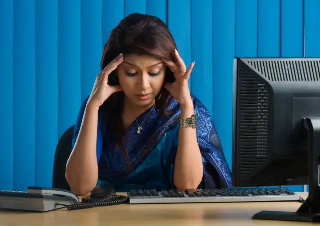 अचानक नोकरी गेल्यास काय करावं? इमर्जन्सी फंड काय असतो?