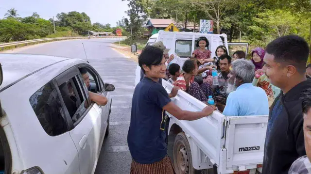စစ်ဘေးရှောင်နေကြတဲ့ ကော့ကရိတ်ဒေသခံတွေ