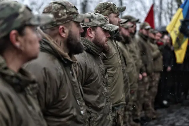 ယူကရိန်းမှာ စစ်သားဦးရေ လိုအပ်နေ