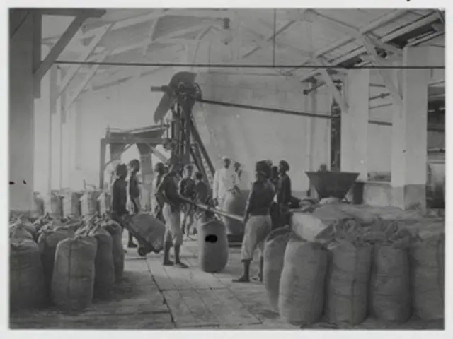 Pabrik gula di Yogyakarta pada masa kolonial. 