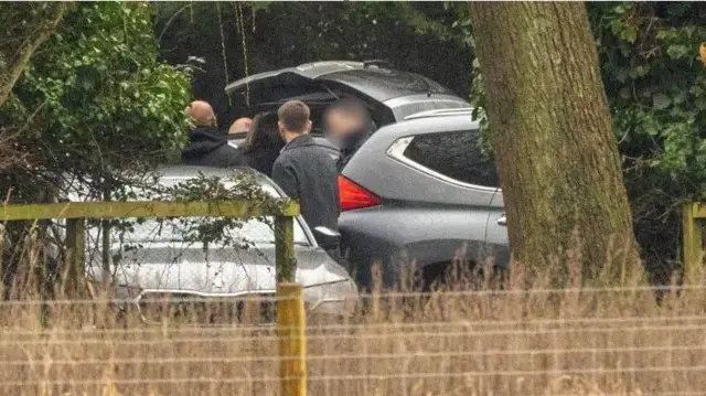 ఆండ్రూ అరెస్ట్ 