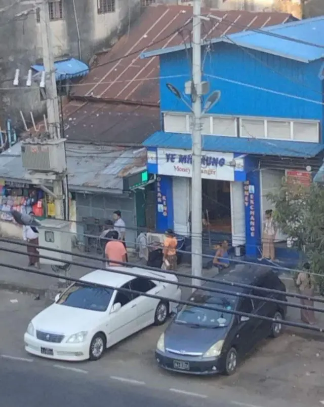 ဓားပြတိုက်ခံရပြီးနောက် မြင်ကွင်း