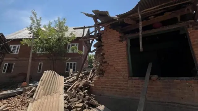 जाकिर अहमदको ध्वस्त पारिएको घर 