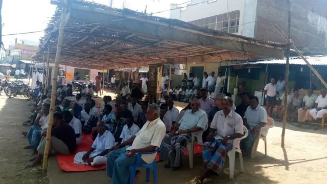 ஓபிஎஸ் வீட்டு கிணற்றில் இருந்து கிளம்பிய போராட்ட பூதம்