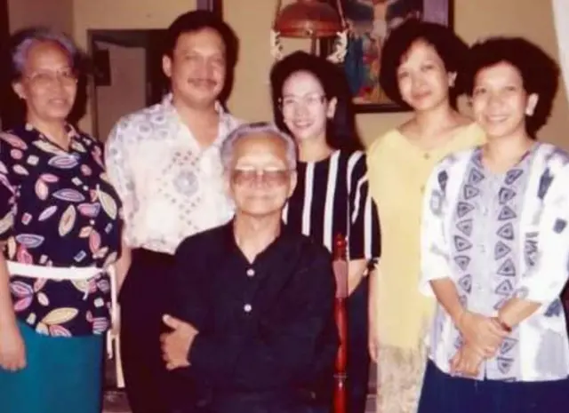 Keluarga Francisca Fanggidaej