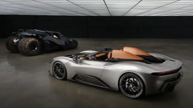 دو دستگاه پینین‌فارینا B95 برای بوتیک بروس وین ساخته شده است