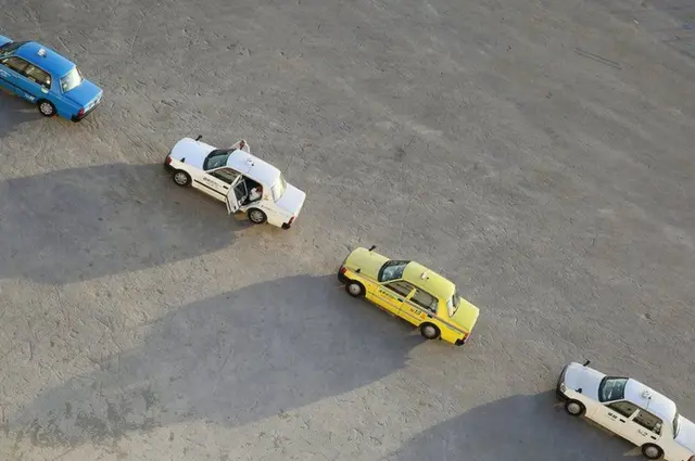 سيارات على الشاطيء