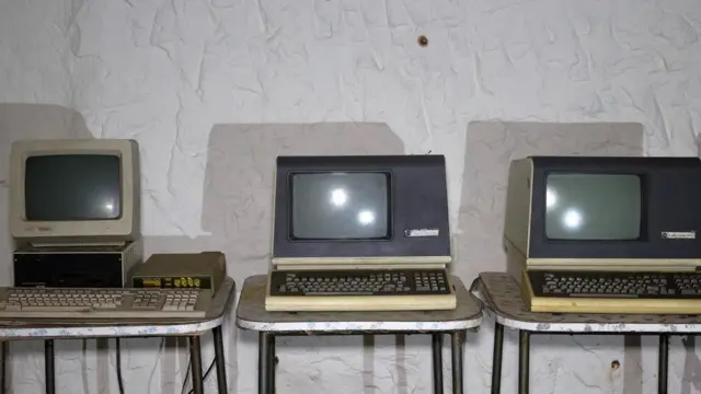 区域政府办公室里的旧电脑（图片来源： William Park）