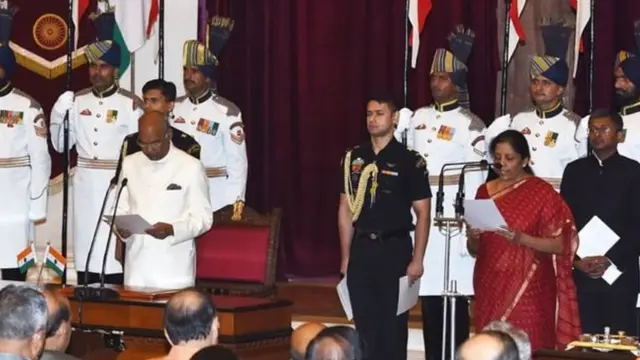 નિર્મલા સીતારમનની સંસદની તસવીર