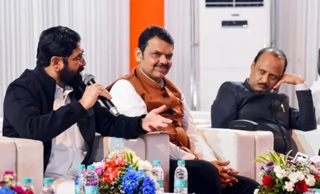 'मराठी अभ्यास केंद्रा'ने या निर्णयाला सरकारने केलेली फसवणूक असं म्हटलं आहे.